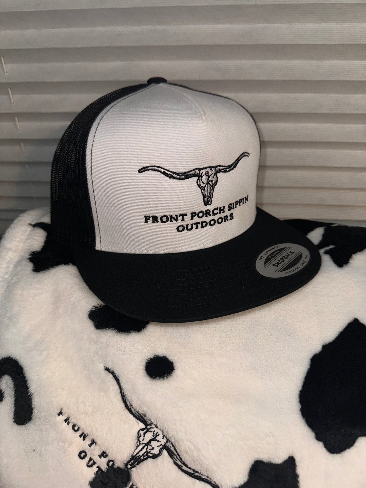 Black/white SnapBack!
